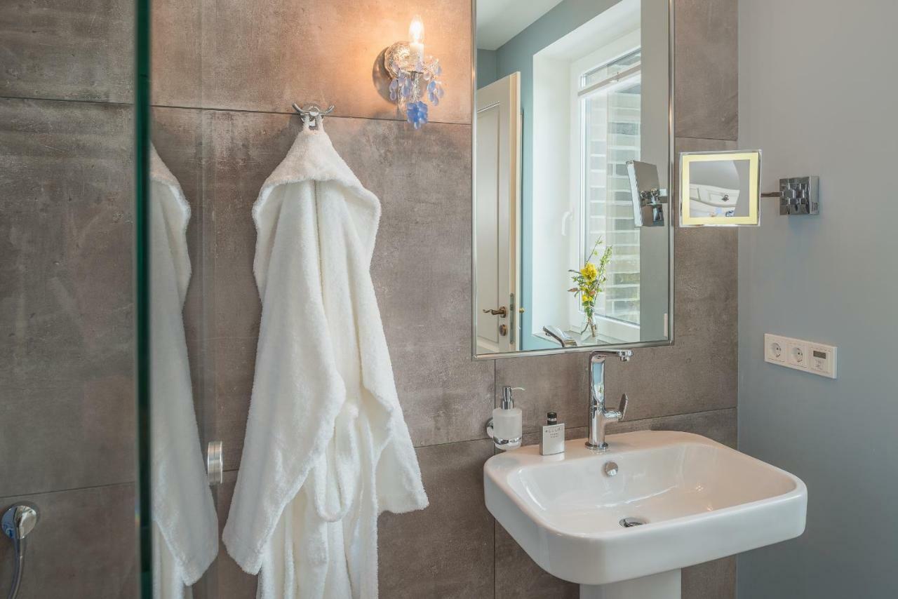 Villa Lotsenhaeuser Ruegen - Luxus Ferienhaus - 3 Schlafzimmer - Sauna - Dachterrasse Mit Boddenblick Breege Buitenkant foto