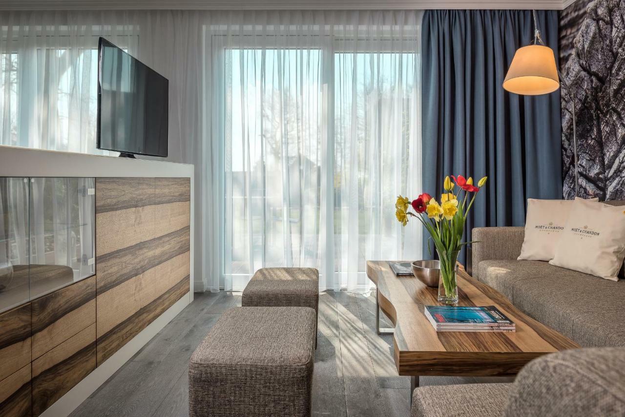 Villa Lotsenhaeuser Ruegen - Luxus Ferienhaus - 3 Schlafzimmer - Sauna - Dachterrasse Mit Boddenblick Breege Buitenkant foto