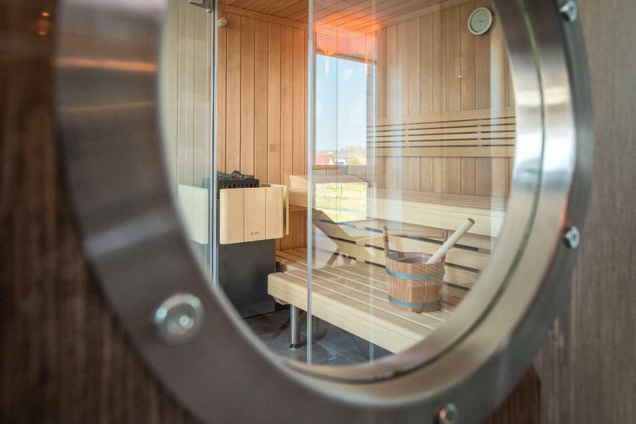 Villa Lotsenhaeuser Ruegen - Luxus Ferienhaus - 3 Schlafzimmer - Sauna - Dachterrasse Mit Boddenblick Breege Buitenkant foto